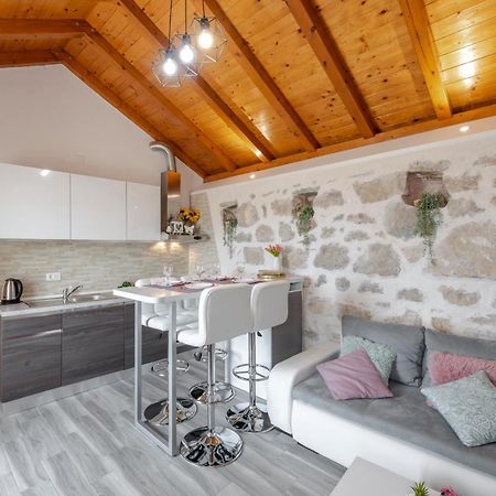 דירות Buici  Little Stone House מראה חיצוני תמונה