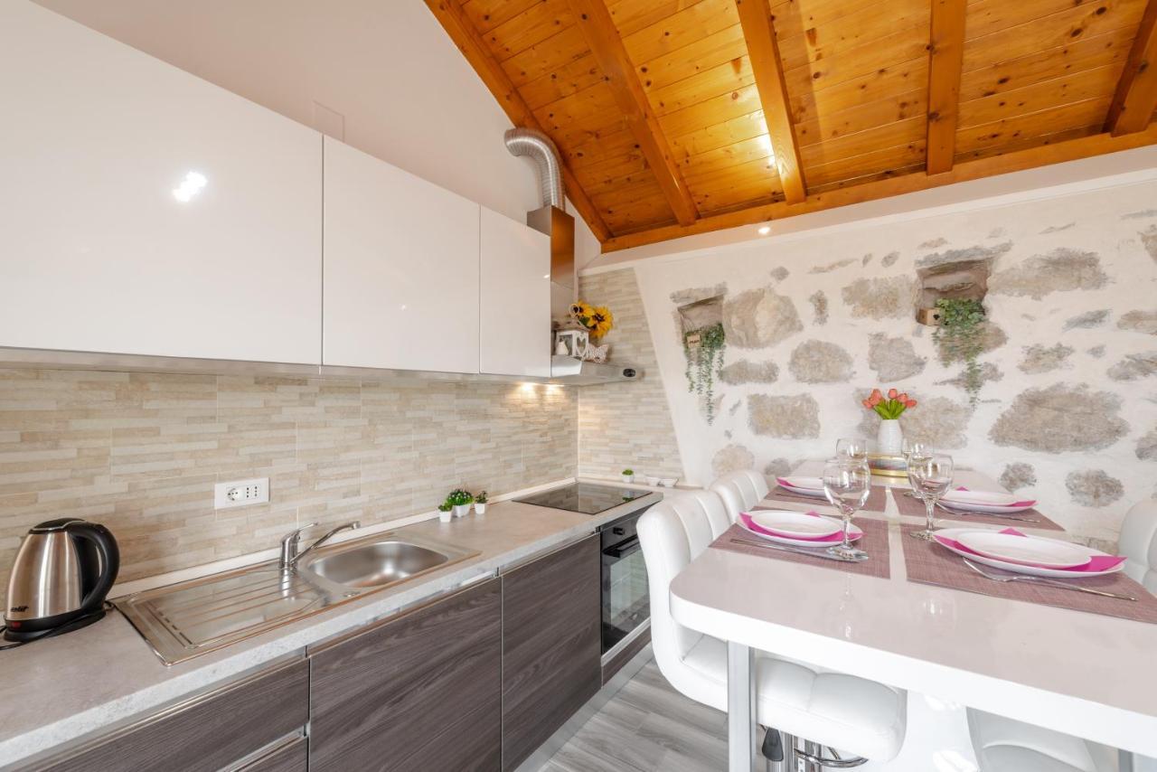דירות Buici  Little Stone House מראה חיצוני תמונה