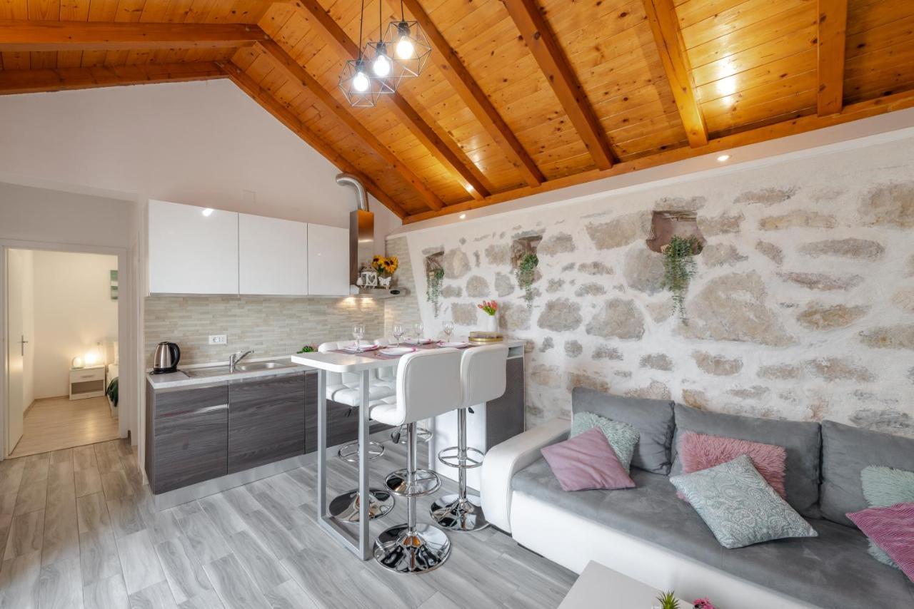 דירות Buici  Little Stone House מראה חיצוני תמונה