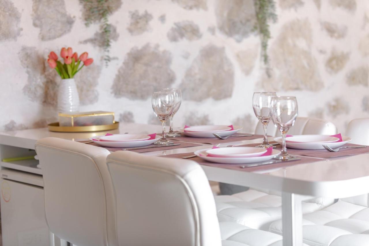 דירות Buici  Little Stone House מראה חיצוני תמונה