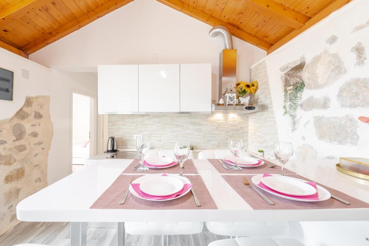 דירות Buici  Little Stone House מראה חיצוני תמונה